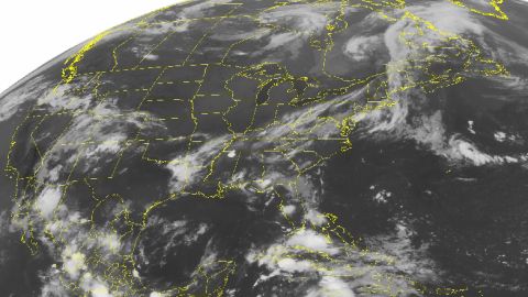 Las autoridades hondureñas elevaron el nivel de alerta debido a la cercanía de la tormenta para los departamentos de Gracias a Dios, Colón, Atlántida e Islas de la Bahía.