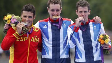 Los ganadores de triatlón masculino en Londres 2012.