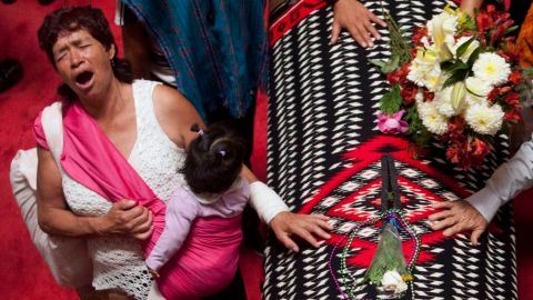Chavela Vargas tocó millones de corazones como el de esta mujer que hoy se deshizo en llanto al darle el adiós final.