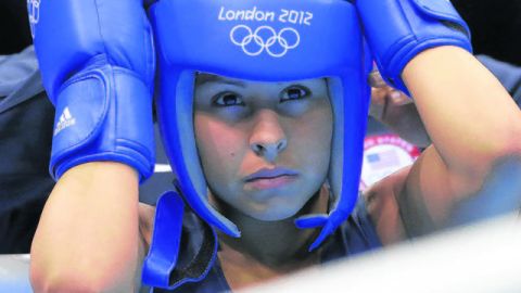 Marlen Esparza luce concentrada antes de su pelea de ayer ante Karhla Magliocco, a la que venció.