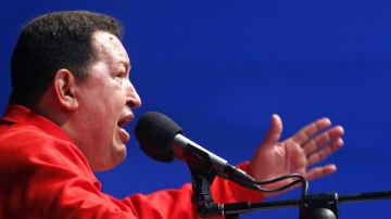 Hugo Chávez habla en un evento electoral en Caracas.