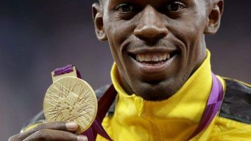 El jamaicano Usain Bolt ganó el oro en la carrera de los cien metros.