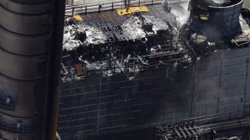 La refinería Chevron después del incendio.