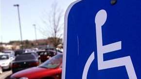 Estacionamiento para discapacitados.