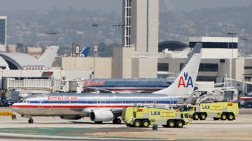 American Airlines, la tercera compañía de transporte aéreo más grande del país, dijo que las multas no son definitivas y solicitó disminuir las reclamaciones.