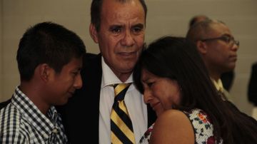 Emotivo encuentro entre la familia del donante y Manuel Ávila.