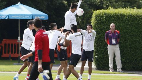 Parte de la selección mexicana parece practicar hoy lo que hará cuando conquiste el oro mañana frente a Brasil.