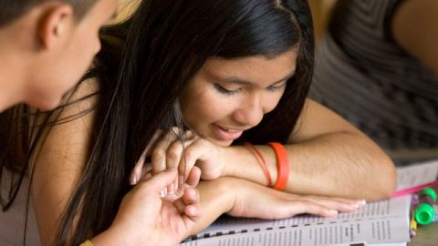 LAUSD puso en marcha nuevos programas ESL.