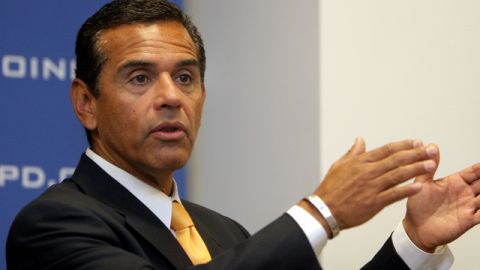 Villaraigosa dice que la alcaldía es su prioridad.