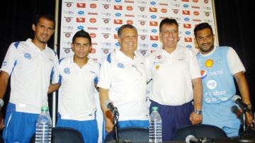 Sánchez,  Larín y Juan de Dios Castillo, de El Salvador;  Almeida y  Ruiz, de Guatemala (de izq. a der.)