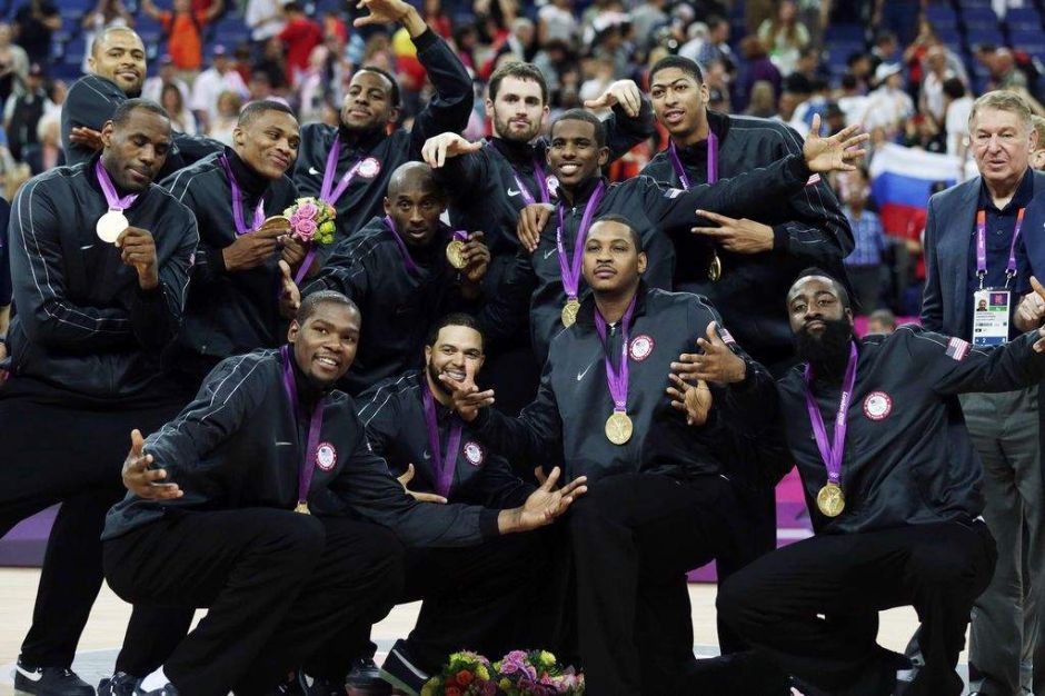 “Dream Team” gana el oro del básquetbol olímpico (Fotos) La Opinión