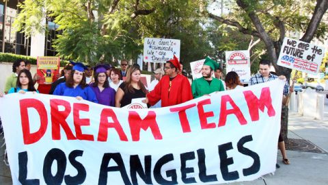 Muchos estudiantes  a través de los llamados 'DREAM Teams' por todo el país han luchado por una reforma migratoria.