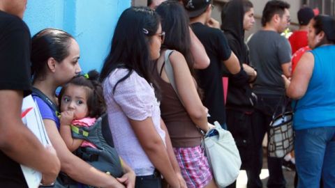 El procurador Cyrus Vance informó a la comunidad inmigrante que debe tener cuidado con estos defraudadores y la llamó a denunciar estas estafas a su oficina, independientemente de su condición migratoria.