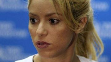 Personas que alguna vez trabajaron para Shakira al parecer están pidiendo compensaciones por no revelar aspectos de su vida privada.