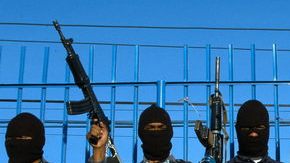 Un grupo de presuntos pandilleros detenidos en Honduras. En 2006 se estimaba que existían unos cinco mil integrantes de las 'maras'.