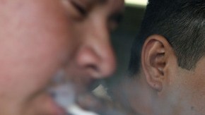 Dos de cada tres hombres en México y Centroamérica son fumadores, pero es menos  frecuente que en otros países.