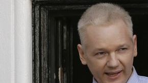 Assange lleva dos años intentando evitar ser extraditado a Suecia, donde se le busca por denuncias de delitos sexuales contra dos mujeres.