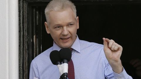 Assange lleva dos años intentando evitar ser extraditado a Suecia, donde se le busca por denuncias de delitos sexuales contra dos mujeres.