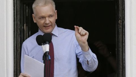 Assange lleva dos años intentando evitar ser extraditado a Suecia, donde se le busca por denuncias de delitos sexuales contra dos mujeres.