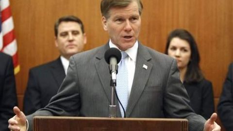 Bob McDonnell consensuó una postura conjunta que “reivindica la santidad de la vida humana y afirma que el nonato tiene el derecho individual fundamental a la vida”.