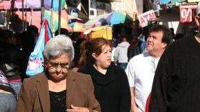 La percepción que los estadounidenses tienen de los latinos es diferente a cómo perciben a otros grupos de extranjeros, segùn un estudio.