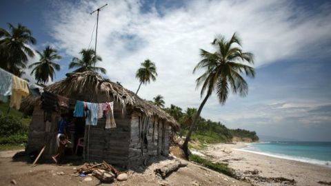 En Barahona hay residencias en riesgo en caso de que la tormenta "Isaac" les azote con fuerza.