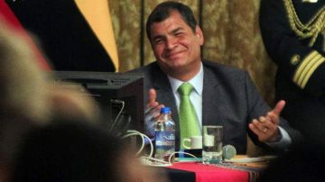 El presidente de Ecuador, Rafael Correa, habla en una conferencia de prensa en el Palacio de Gobierno en Quito, Ecuador, ayer.
