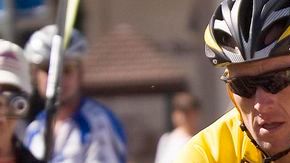 Armstrong ha realizado trabajos humanitarios para luchar contra el cáncer que él mismo padeció.