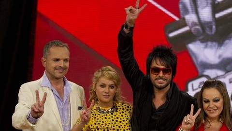 De izq. a der., los 'coaches' del programa: Miguel Bosé, Paulina Rubio, Beto Cuevas y Jenni Rivera.
