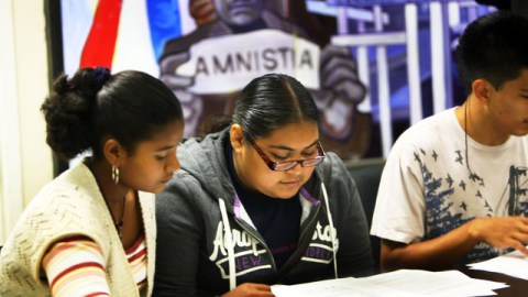 Un asesor de Romney describe el apoyo a los 'Dreamers' como un mal uso de la autoridad.