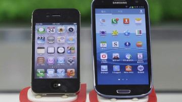 Samsung habría robado  tecnología de Apple para fabricar y vender teléfonos multifuncionales con el programa operativo Android.