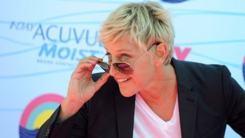 Ulloa recibió una nominación al Emmy por su colaboración con el programa de la comediante, actriz y presentadora de Ellen DeGeneres.