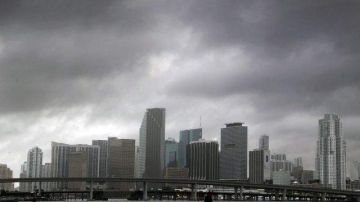 La tormenta Isaac provocó fuertes lluvias en la ciudad de Miami el fin de semana.