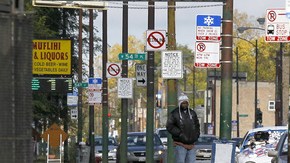 La policía indicó que el operativo se realizó en 10 distritos incluyendo el 7 (Englewood).