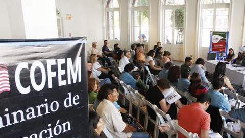 Seminario sobre educación universitaria inicia las actividades de ayer de la Expo MEXI-COFEM en la Placita Olvera.