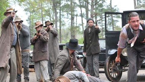 Shia La Beouf (der.) es uno de los tres hermanos protagonistas de 'Lawless'.
