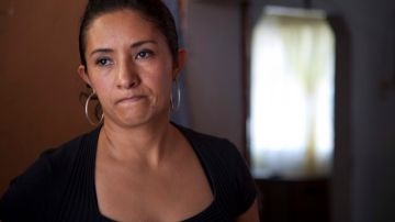 Sandra Payes, guatemalteca que fue deportada, pero cuyo esposo e hijos permanecen en EEUU.