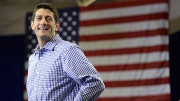 Ryan, situado más a la derecha que Romney, en algunas cuestiones éticas como el aborto, enarbola la bandera de la lucha contra el déficit y la reducción del Gobierno.