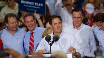 Marco Rubio insiste en que los políticos deben hacer más por los votantes hispanos.