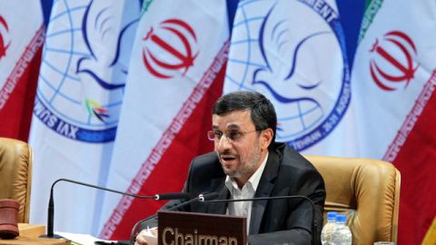 El presidente iraní, Mahmud Ahmadineyad, hablaba ayer, en la sesión de clausura de la Cumbre del Movimiento de Países No Alineados.