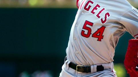 Ervin Santana puso en orden a Marineros en siete entradas de lujo venciendo en duelo de latinos al as venezolano Félix Hernández.