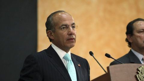 Calderón planea dar un mensaje el lunes con base en el informe de labores.
