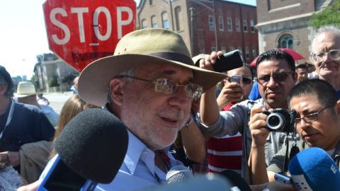Desde Chicago, Illinois, el poeta y activista Javier Sicilia hizo la acusación al presidente mexicano, Felipe Calderón, a través de una videoconferencia.