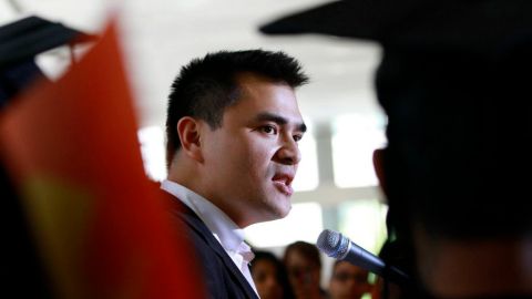 El periodista indocumentado José Antonio Vargas, se reveló como 'sin papeles' en una columna de opinión del 'New York Times'