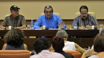 Miembros de las FARC anunciaron que cuando inicien los diálogos de paz pedirán al gobierno colombiano que se decrete un cese al fuego.