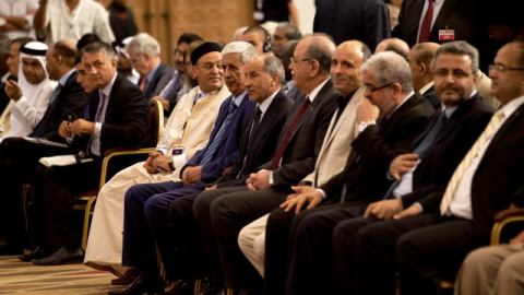 Yibril, candidato de la Alianza Fuerza Nacional (AFN), el mayor grupo político del Parlamento con 39 de los 200 escaños, se enfrenta al ministro de Electricidad, Awad Barasi.