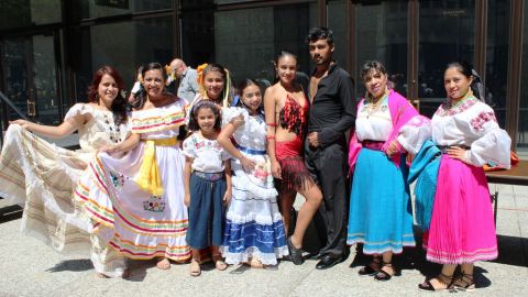 Bailarines de varios países centroamericanos dieron una muestra de sus bailes folklóricos en la Plaza Daley, en el centro de Chicago, en un evento organizado por la Sociedad Cívica Centroamericana en días pasados.