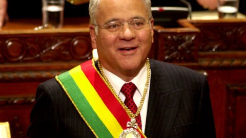 El conflicto social se desató en el 2003 por la decisión de Sánchez de Lozada de exportar el gas boliviano a EE.UU. a través de un puerto de Chile.