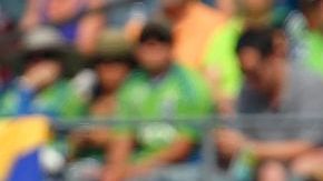 El defensa Leo González de los Seattle Sounders reclama al árbitro por una falta frente a las Chivas USA.