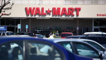 Grupos comunitarios y sindicatos se han dado a la tarea de tratar de evitar que Walmart abra en Chinatown.